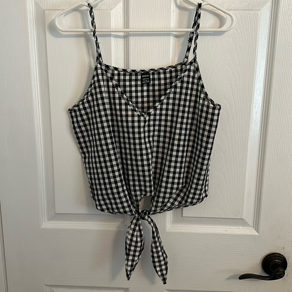 Size M, checkered blouse
